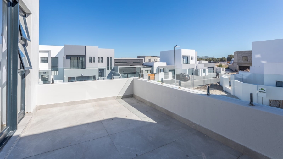 4 Bedroom Property for Sale in Sandown Western Cape